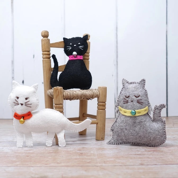 3 Felt Kitties Sewing Kit